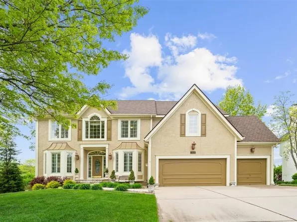 13116 Granada Dr, Leawood, KS 66209