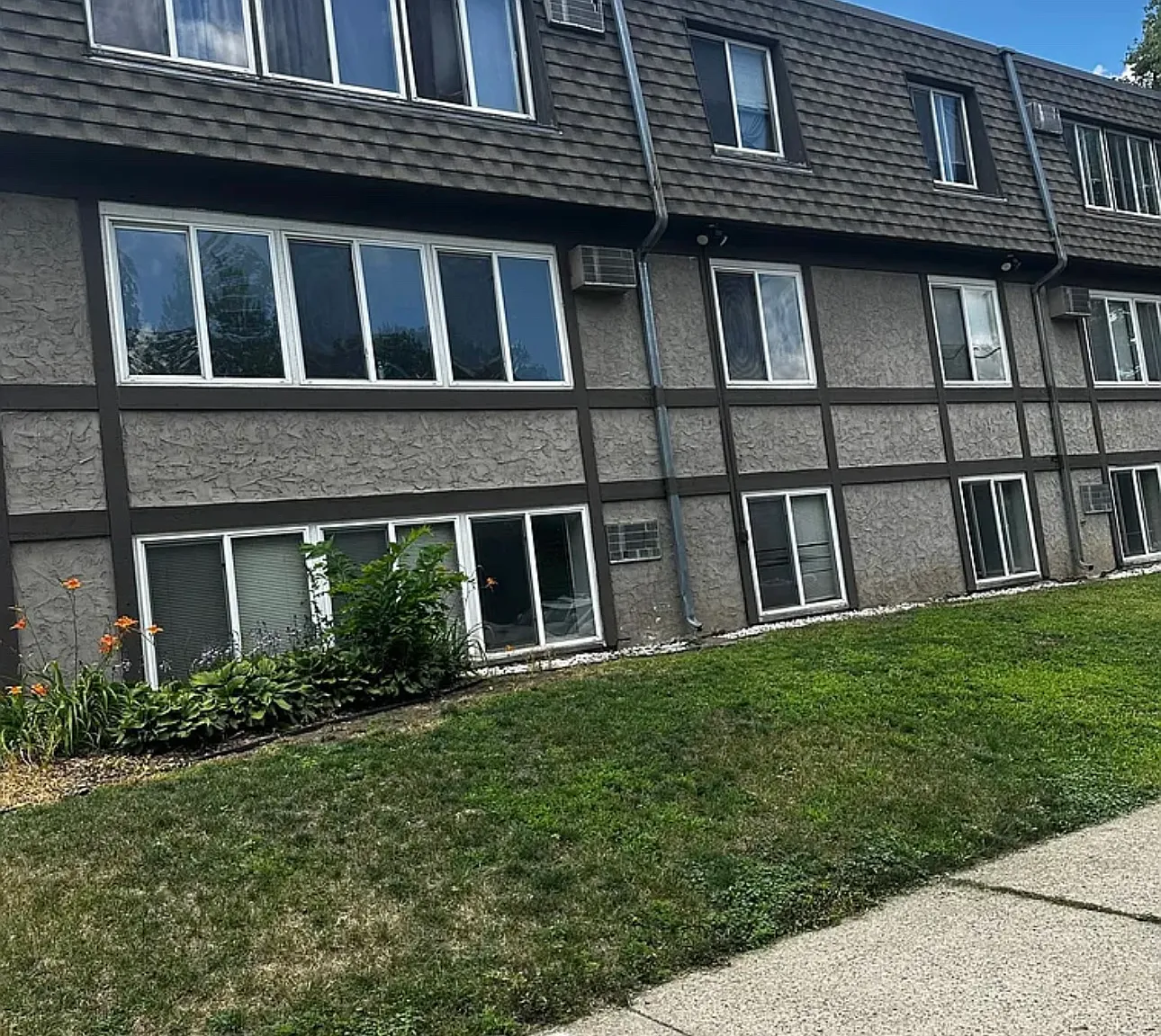1 bed, 550 sqft, $100 — Photo 1