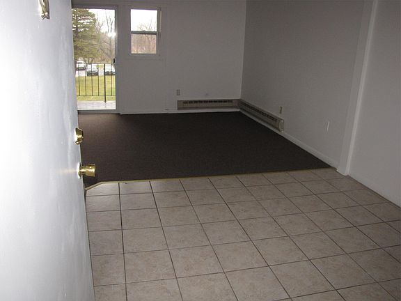 5th image of 21238 Oxford St APT 29