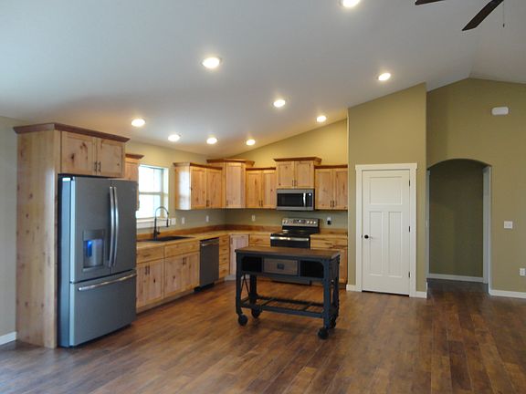 3rd image of 22 Country Meadow Est
