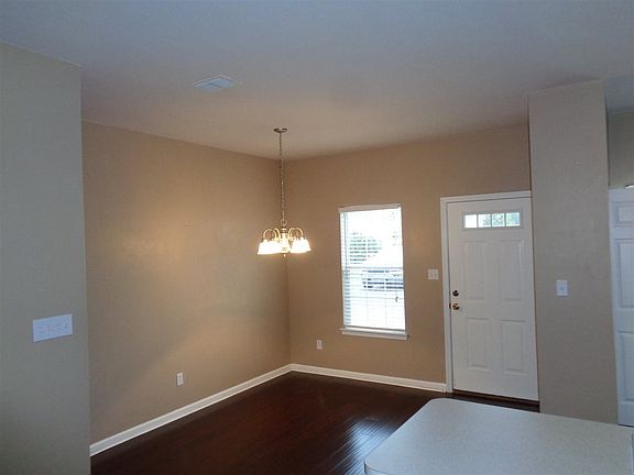 3rd image of 29 Old Courthouse Way Unit A