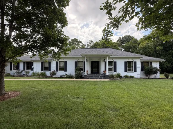 1505 Timberwood Dr, Columbia, TN 38401