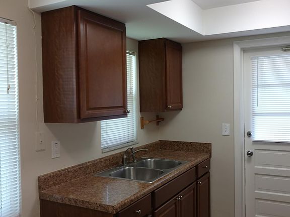 5th image of 502 N Saturn Ave