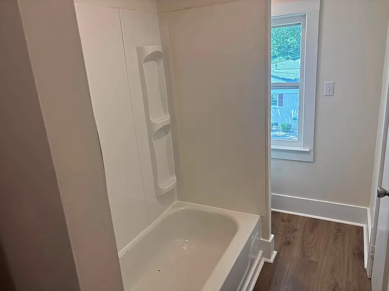 148 Magnolia Ave E — Photo 12