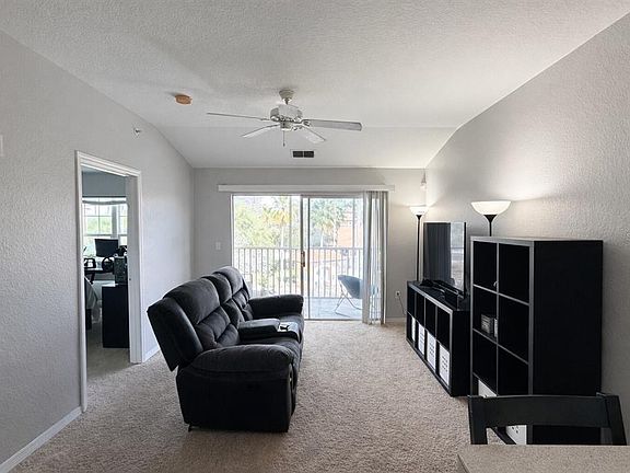 4th image of 5483 Vineland Rd APT 10301