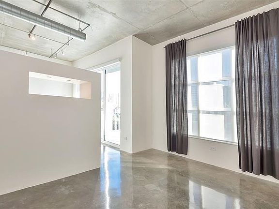 3rd image of 313 NE 2nd St APT 701