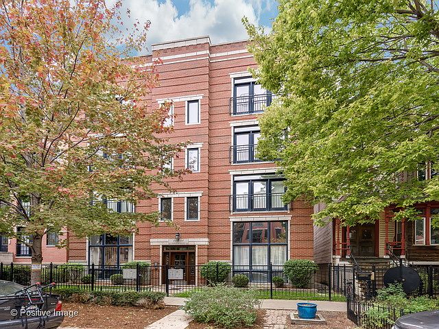 1st image of 846 W Roscoe St APT 4W