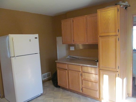 3rd image of 219 Morse St