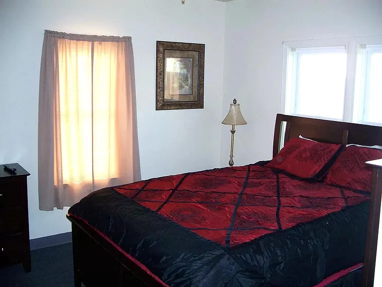 128 E Pine St — Photo 18