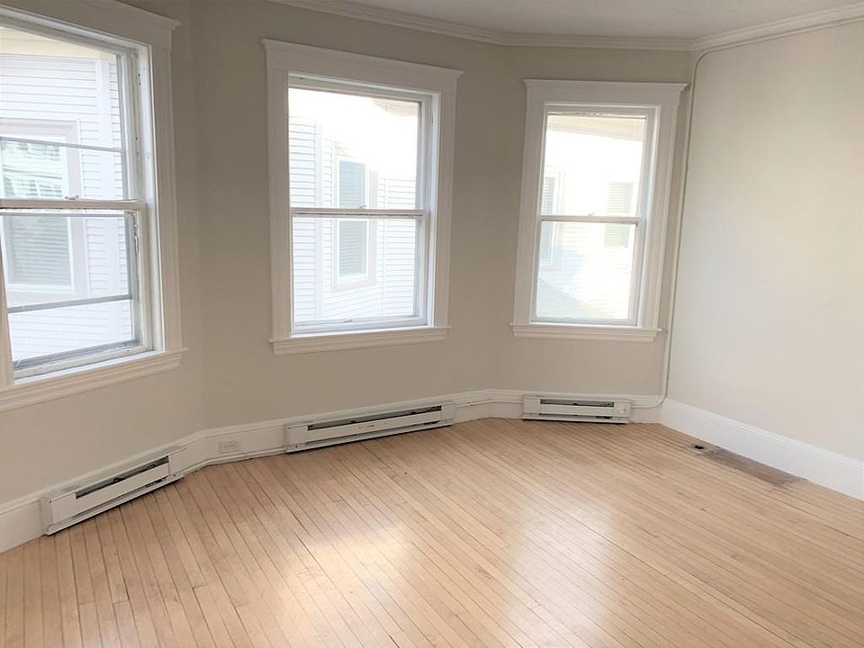 1st image of 17 Titcomb St #2