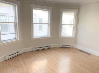 17 Titcomb St #2, Newburyport, MA 01950
