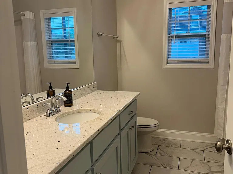 2102 Eureka Way — Photo 12