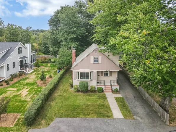 32 Mills St, Dedham, MA 02026