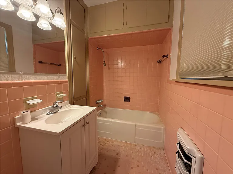 231 E Live Oak St #A — Photo 15