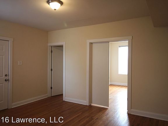 5th image of 3316 1/2 W Lawrence Ave #3