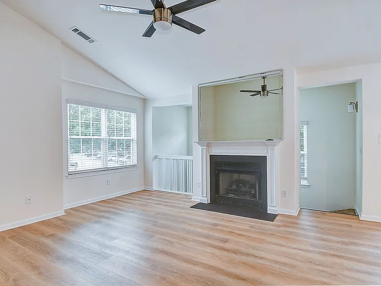 2393 London Pointe Dr — Photo 17