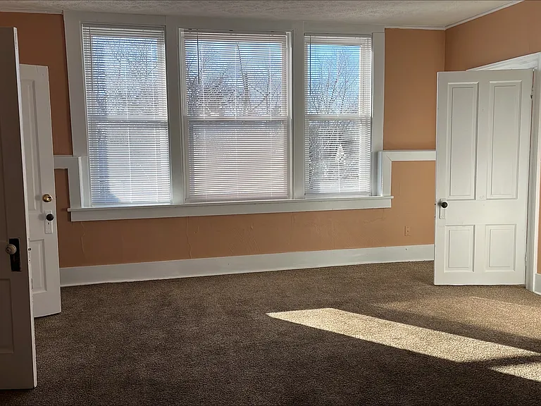 423 E Keys Ave #3 — Photo 2