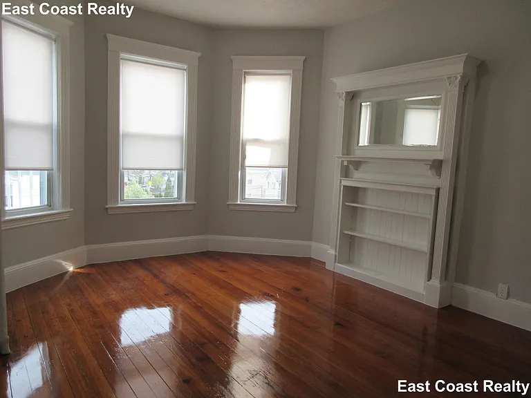 25 Linden St #3 — Photo 9