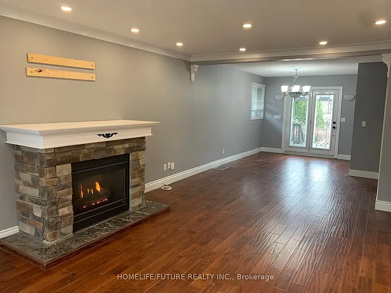 316 Walmer Rd — Photo 7