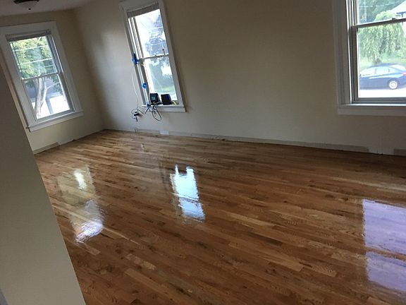 4th image of 40 Reed St