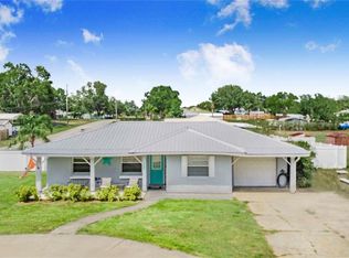 498 W 7th St, Frostproof, FL 33843