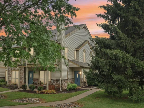 2302 Foxmeadow Cir #2302, Royersford, PA 19468