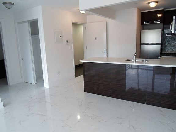 4th image of 2751 Crescent St APT 3A