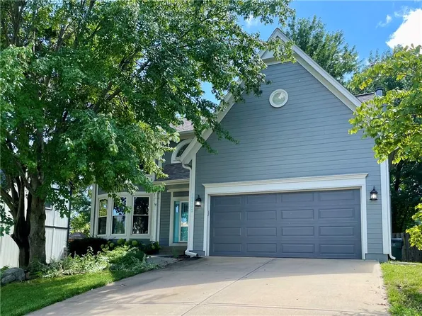 12742 S Hagan St, Olathe, KS 66062