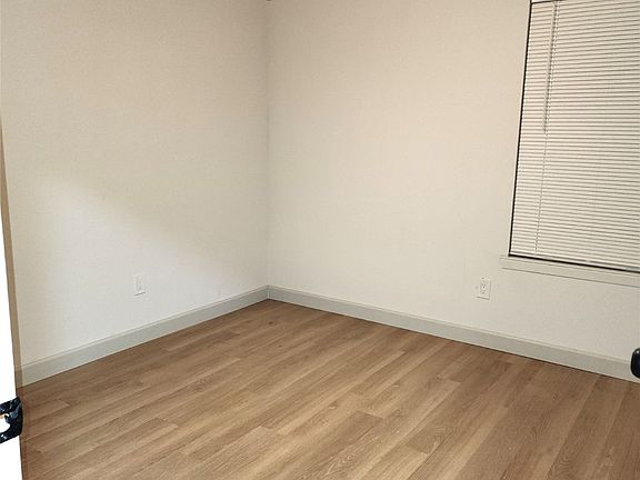 3rd image of 4906 Valley View Dr #4906