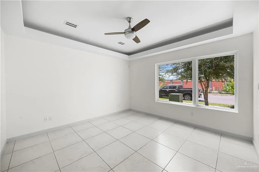 3 bed, 2.5 bath, 1582 sqft, $1,500 — Photo 4