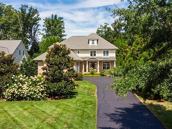 2nd image of 407 Regina Ln
