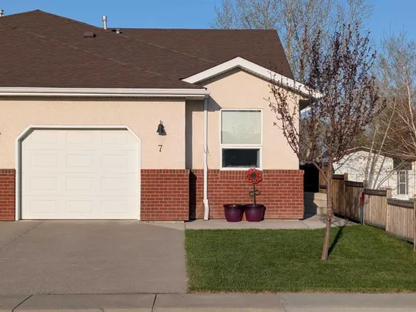 7 W Sundance St, Claresholm, AB T0L 0T0