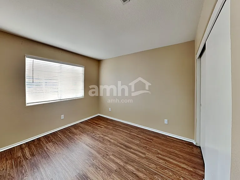7400 Fencerow St — Photo 15