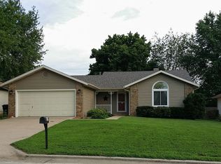 1538 W Lindberg St, Springfield, MO 65807