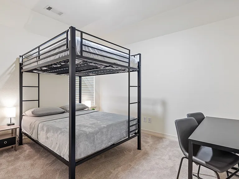 Guest bedroom 1