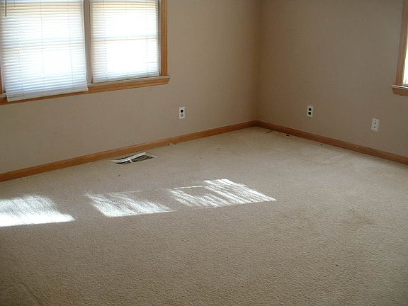3rd image of 1623 E Terrace Dr