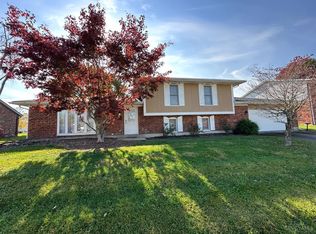 1282 Ridge Rd, Wilmington, OH 45177