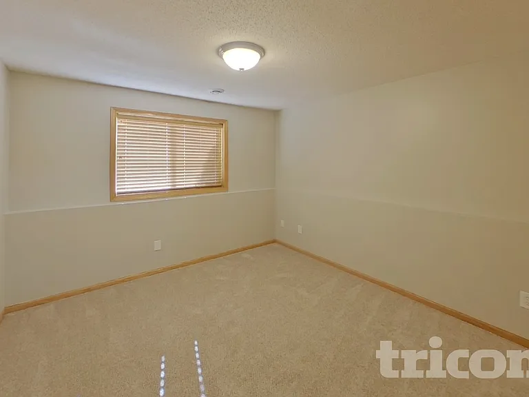 10883 Tyler Ct NE — Photo 11