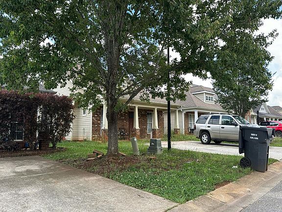3rd image of 119 Moss Stone Ln