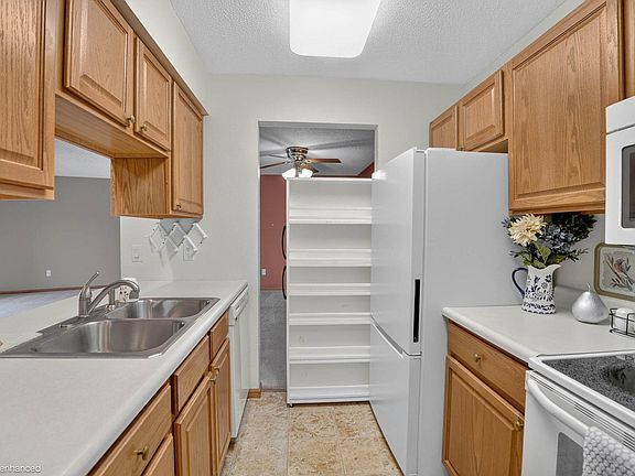 5th image of 1501 3rd St SW APT 217