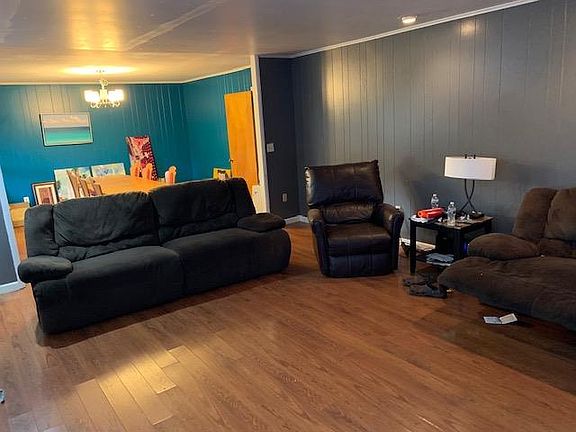 3rd image of 827 Long St