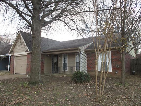 2nd image of 3421 Laurelwood St