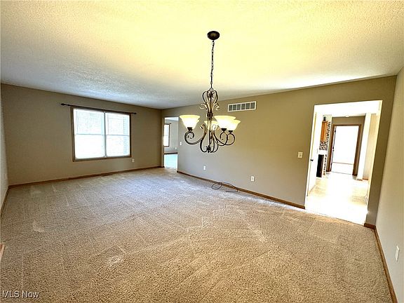 5th image of 211 Golf Dr