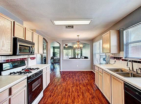 5th image of 3706 Julianas Way