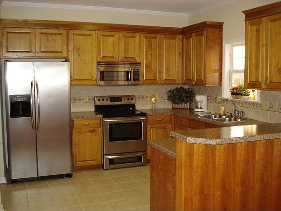 Maple Kitchen w/ Stainless