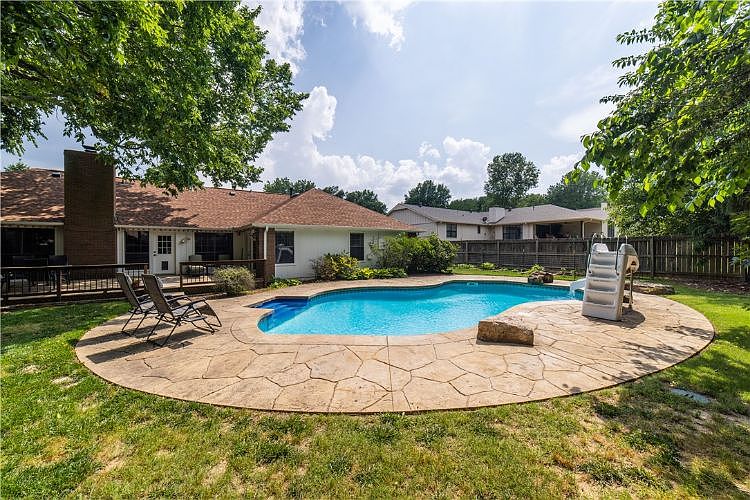 1st image of 2406 E Camelot Pl