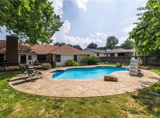 2406 E Camelot Pl, Fayetteville, AR 72701