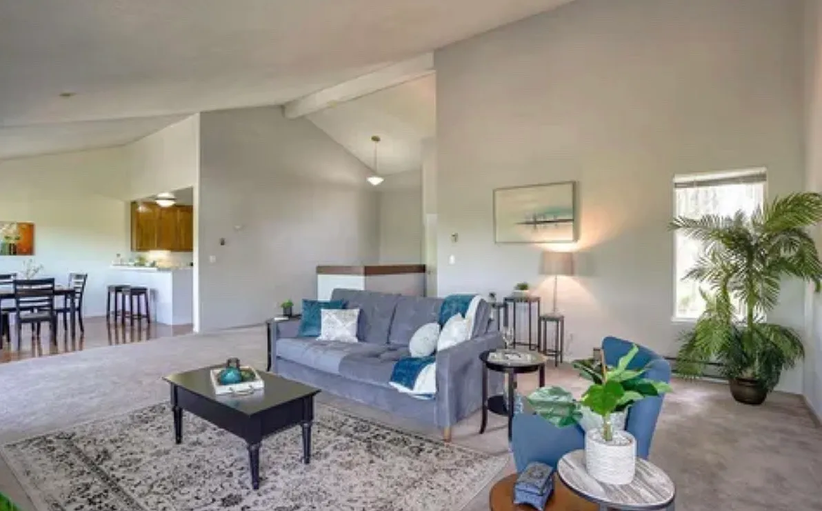 3 bed, 2.5 bath, 1526 sqft, $3,800 — Photo 2