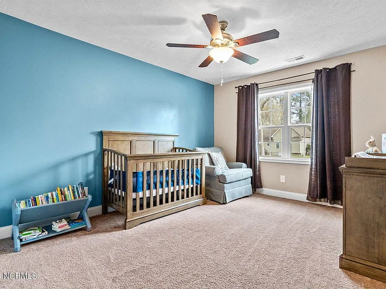 160 Argyll Ave — Photo 17
