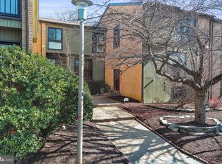 3137 Guysborough Dr, Fairfax, VA 22031